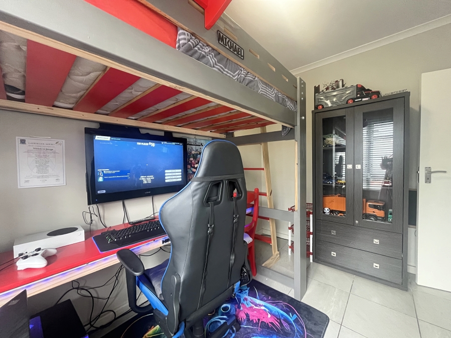 To Let 2 Bedroom Property for Rent in Brackenfell South Western Cape